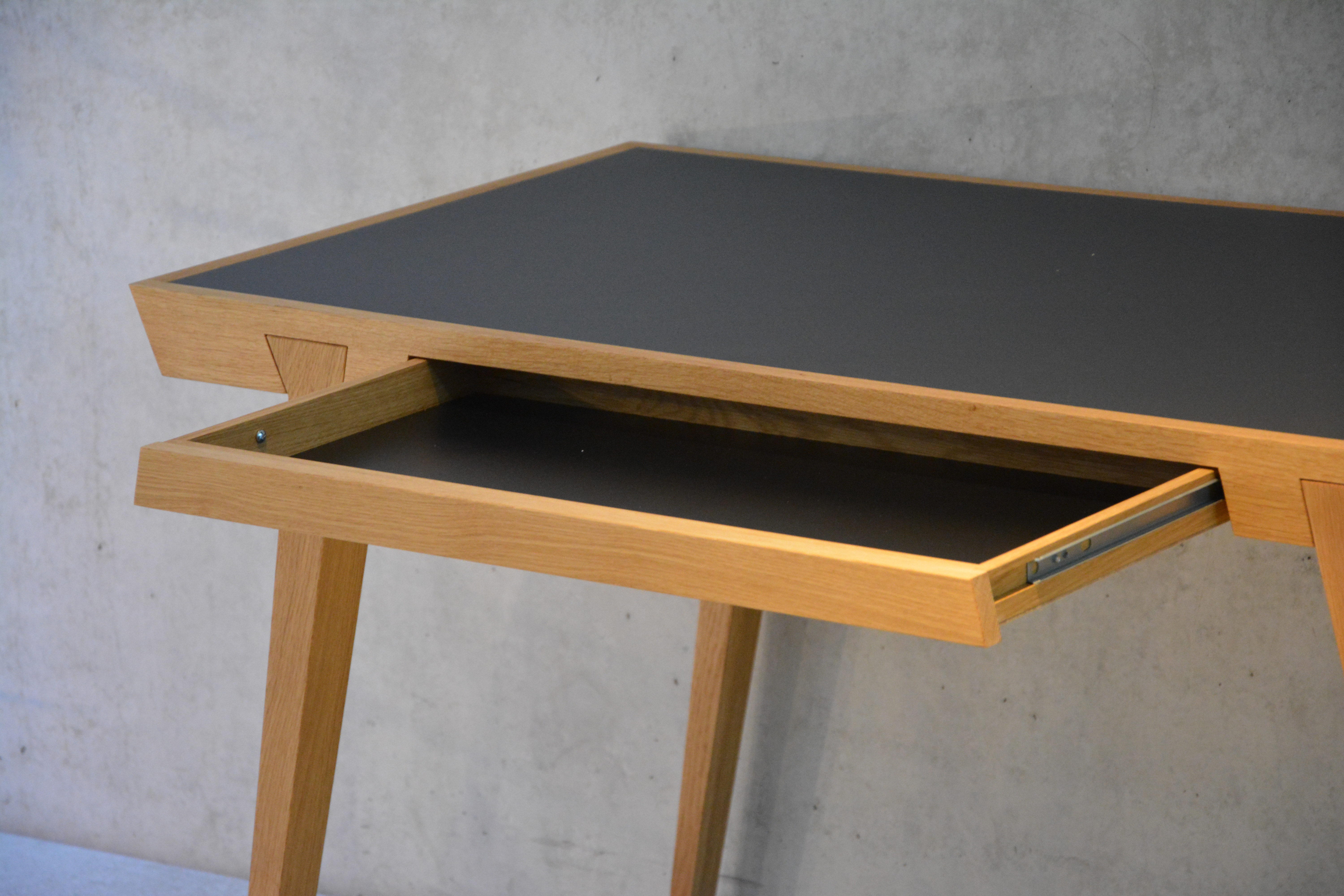 Schreibtisch DESK